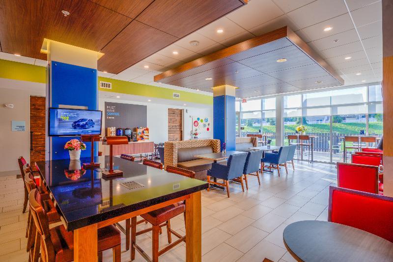 Holiday Inn Express & Suite Milroy - Reedsville Eksteriør bilde
